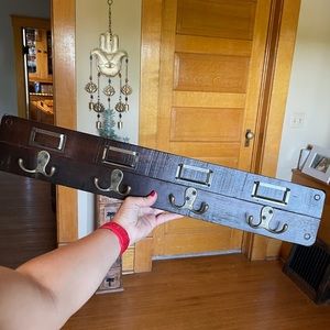 Like new coat rack “real wood”